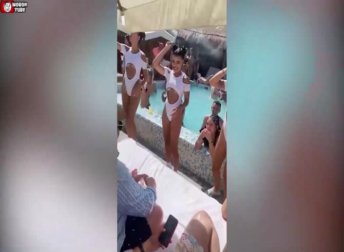 Video :Surrounded by gorgeous girls, he was taken aback by his wife!